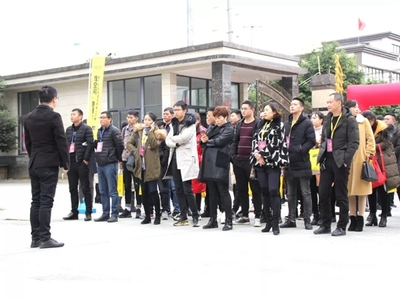 達(dá)斐麗全屋定制五億戰(zhàn)略投資回饋暨會員服務(wù)升級私享會完美收官